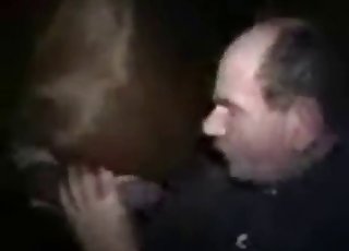 Hullun pitkä ja kova kuin teräsori-kulli