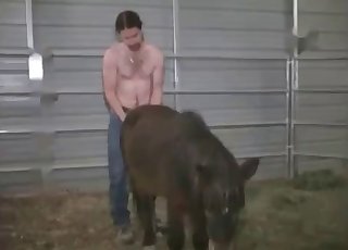 Eating this beast's sexy pussy