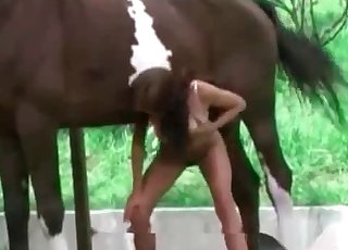 Slut with a tanned body wants to have all sorts of kinky sex