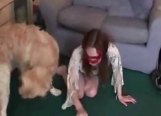 Động vật dữ dội đang vui vẻ với một con điếm ngu ngốc