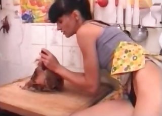 Hành động sờ mông ngọt ngào trong phim khiêu dâm động vật